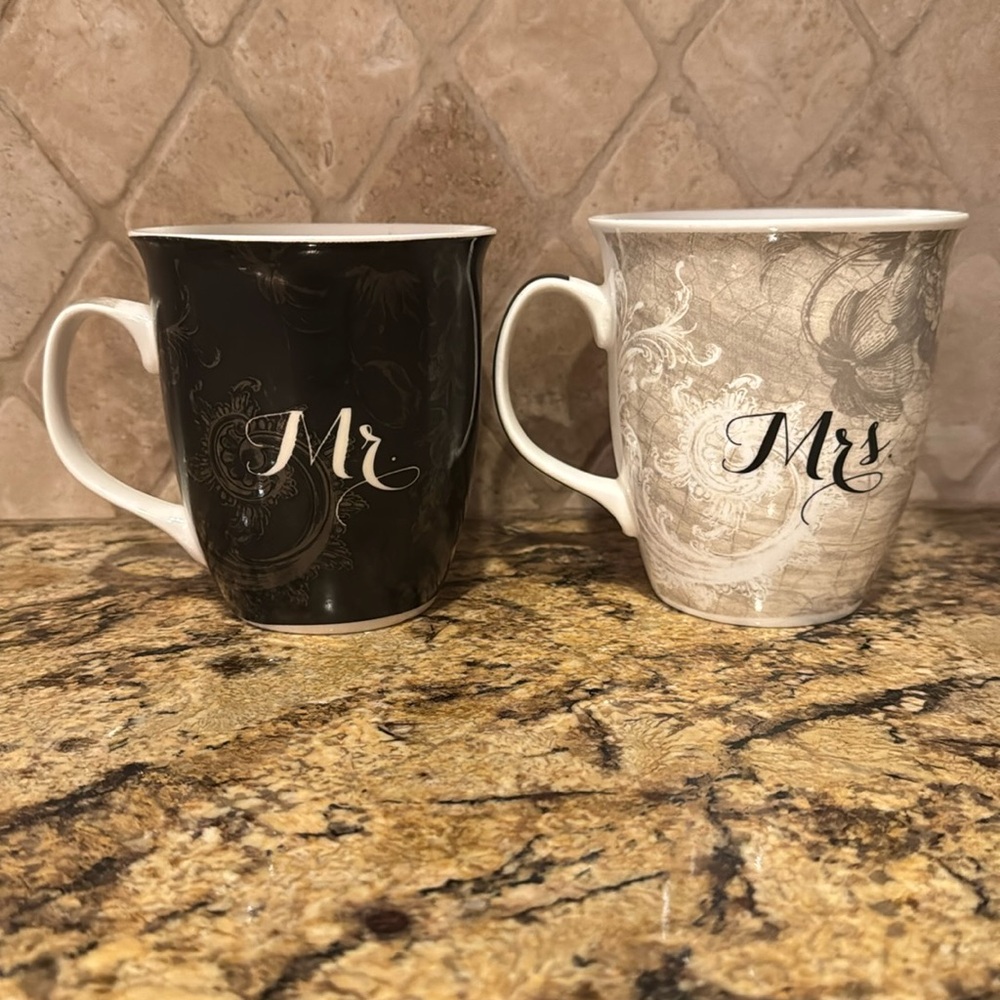 Common Grounds Mr.& Mrs. Fine bone china large 18 oz mugs